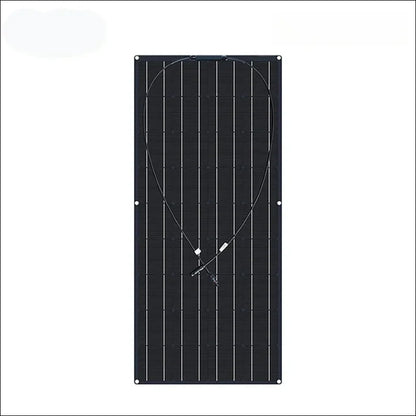 Schwarzes rechteckiges solarpanel mit sichtbaren photovoltaikzellen und anschlussdrähten.