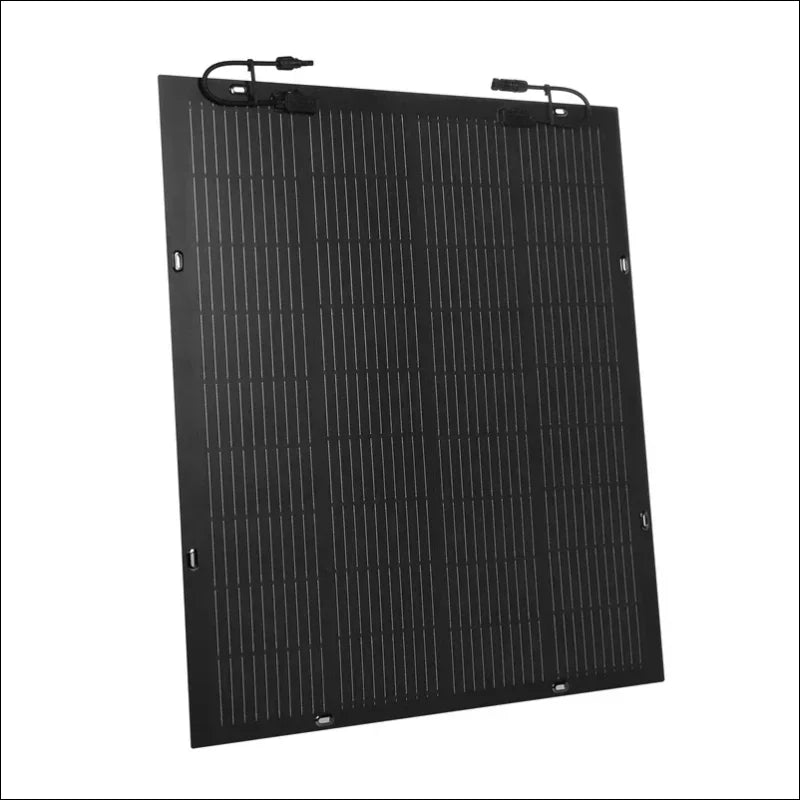 Rechteckiges schwarzes solarpanel mit sichtbaren gitterlinien und anschlussdrähten.