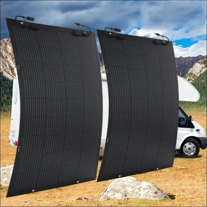 Zwei flexible Solarmodule 110W Sonnenkollektor montiert, ideal für unterwegs