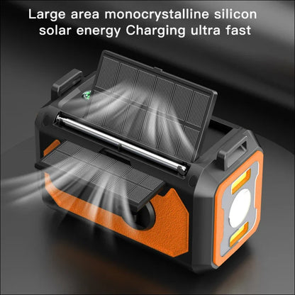 Solarbetriebenes tragbares ladegerät mit monokristallinen siliziumpaneelen und orangefarbenem design.