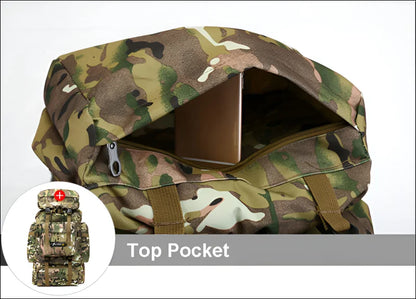 Rucksack mit camouflage-muster und offener deckeltasche.