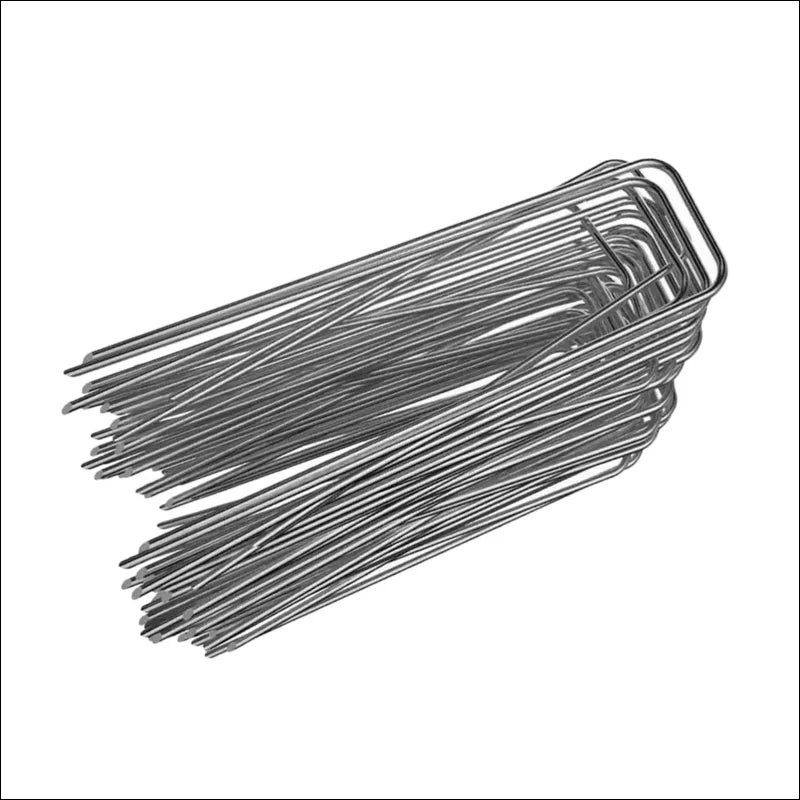 U-shaped metallic pegs for groundsheets