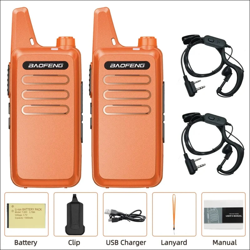 Zwei orange baofeng bf-t20 walkie-talkies mit ladegerät und akku, kompakte lizenzfreie funkgeräte