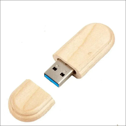 Usb-flash-laufwerk aus holz mit abnehmbarer kappe.