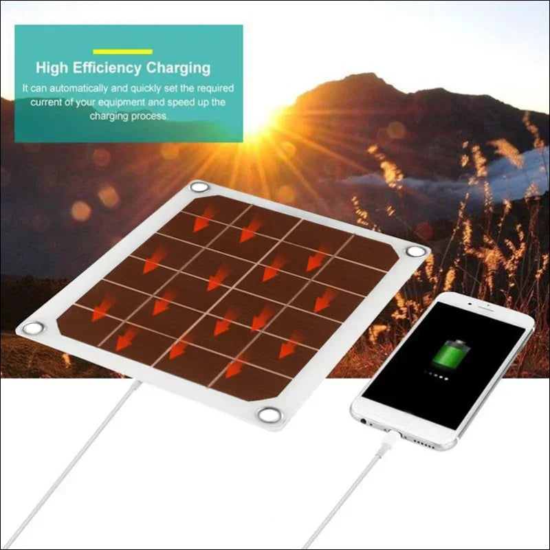 Solarmodul-ladegerät, verbunden mit einem smartphone.