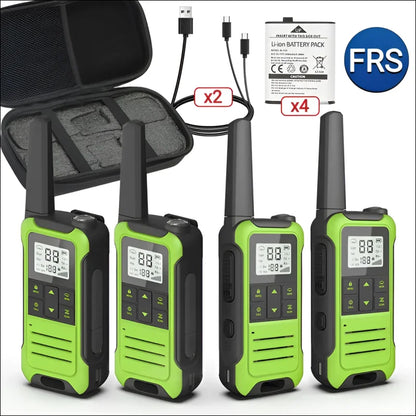 Drei grüne lizenzfreie baofeng f22 pmr frs walkie talkies mit tragetasche und ladegerät