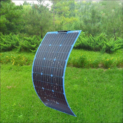 Biegsames 12v solarpanel für flexible energiegewinnung im gras