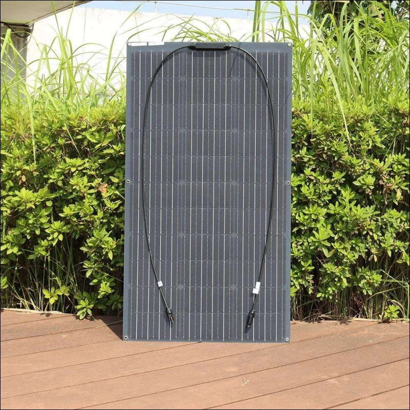 Flexibles solarpanel für wohnmobile: effizientes solarpanel kit mit einfachem anschluss