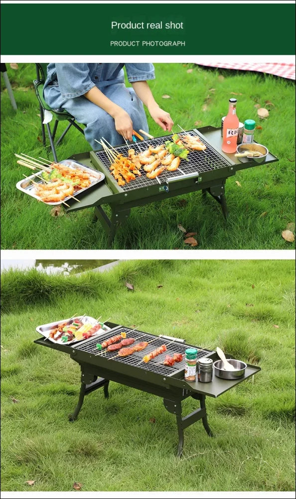 Tragbarer outdoor-grill mit klappbaren beinen und seitlichen ablagen.