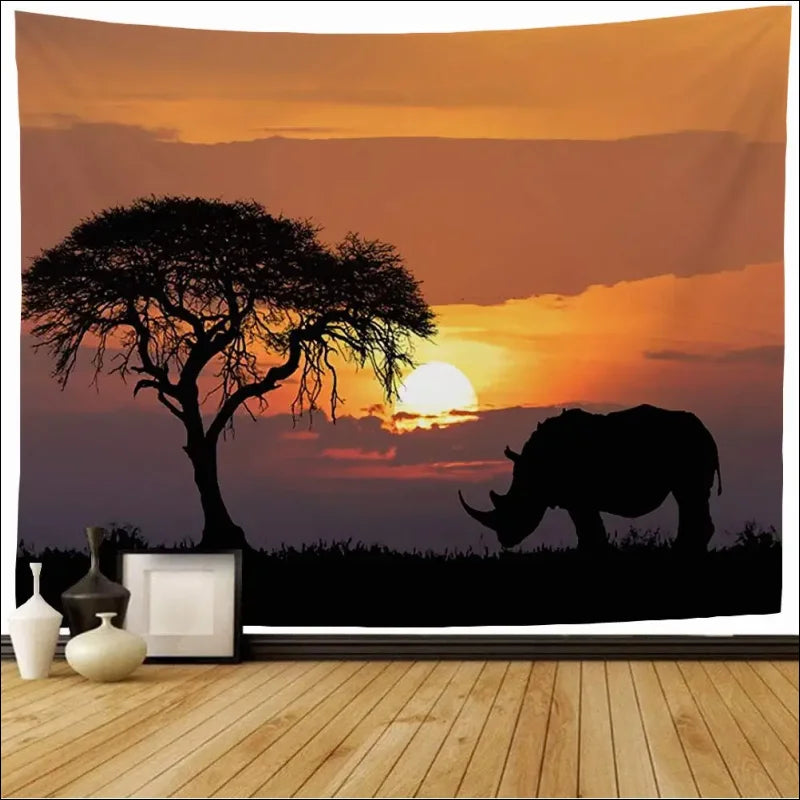 Nahaufnahme einer wand mit einem rhinozeros im sonnenuntergang - vivid rhino tapestry