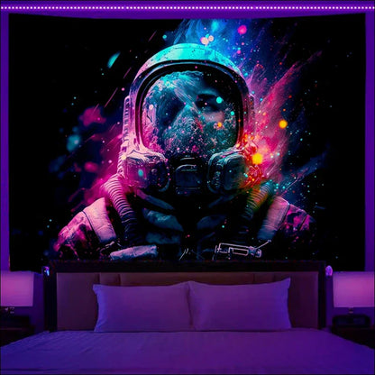 Fluoreszierender wandbehang astronaut fantasy kunst hintergrund mit schwarzlicht anleuchten