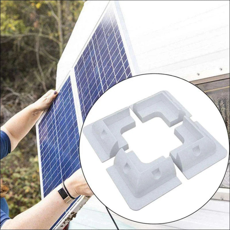 Mann installiert solarpanel mit solarpanel montagehalterung für ihr solarpanel auf dem dach